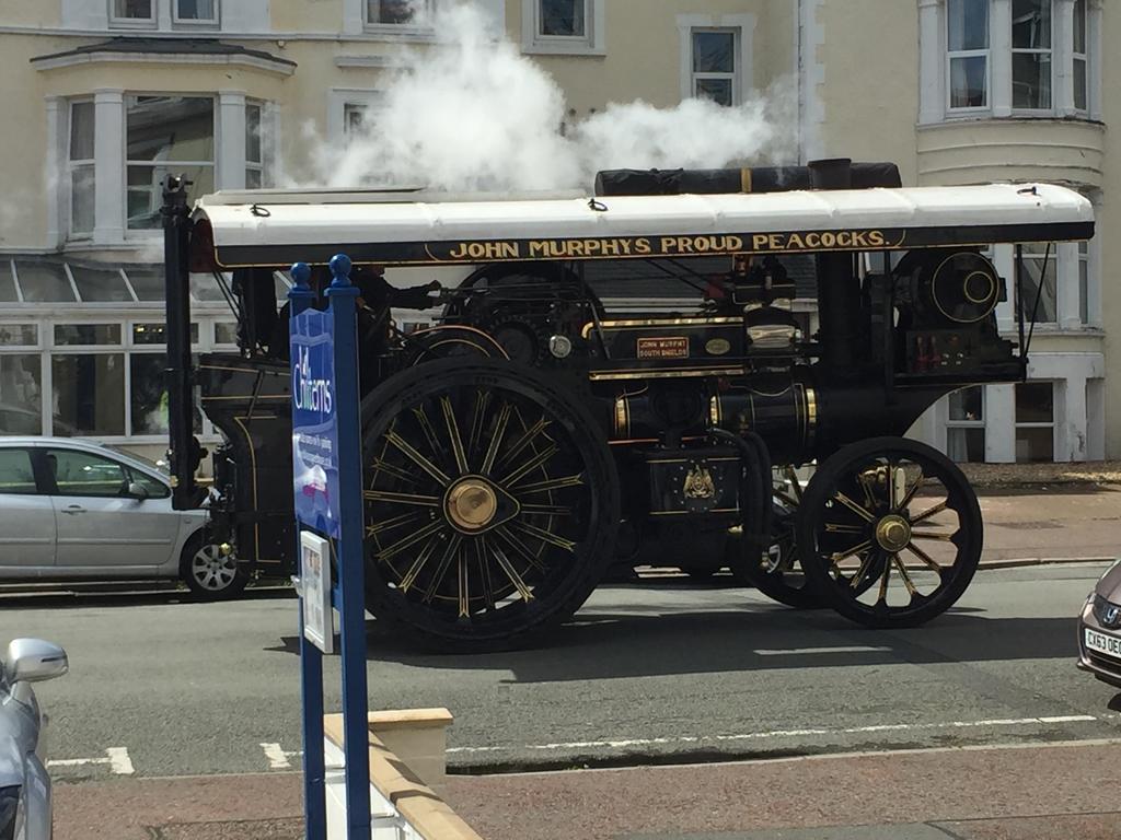 Chilterns Guest House Llandudno Dış mekan fotoğraf