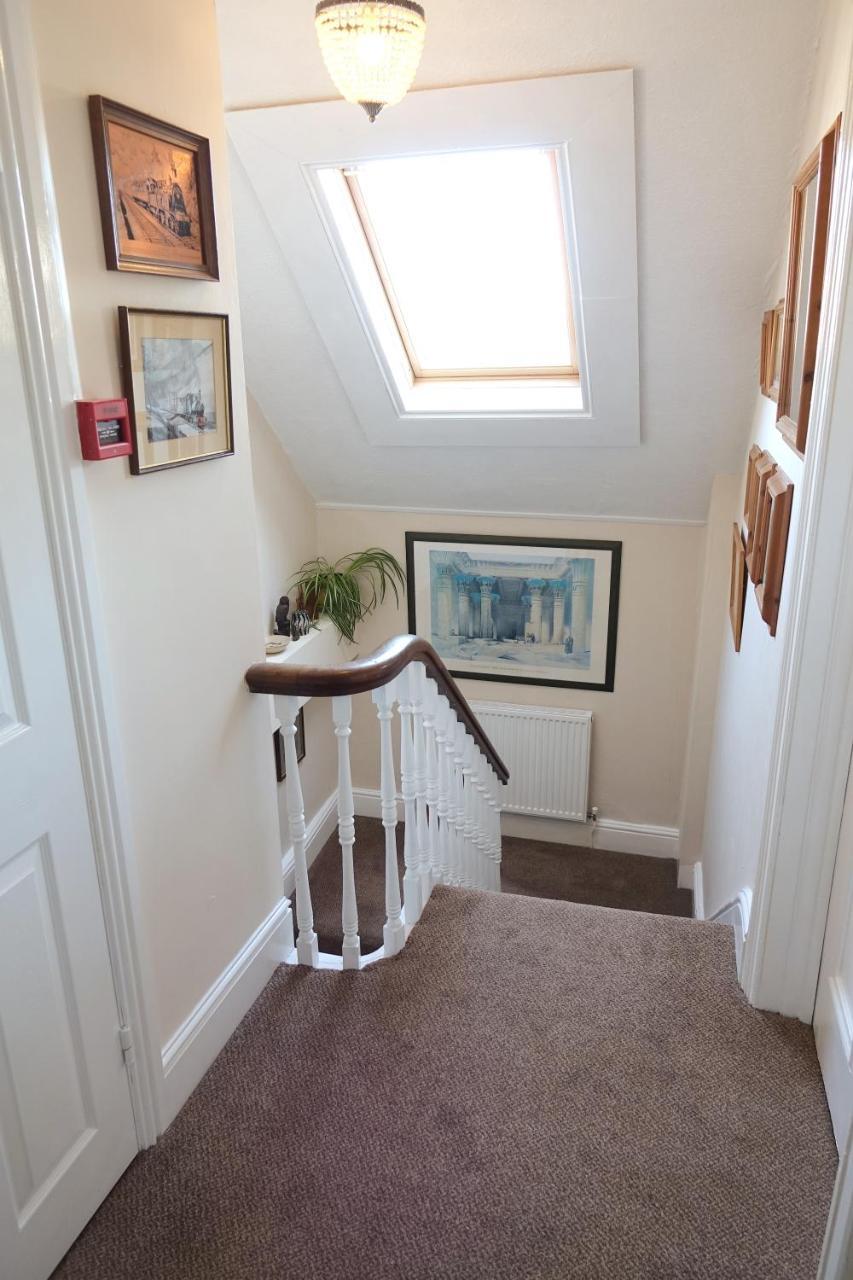 Chilterns Guest House Llandudno Dış mekan fotoğraf